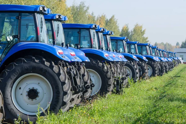 Tractor, agromotor —  Fotos de Stock