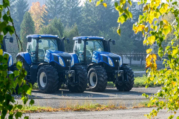 Traktor, jordbruksmotor — Stockfoto