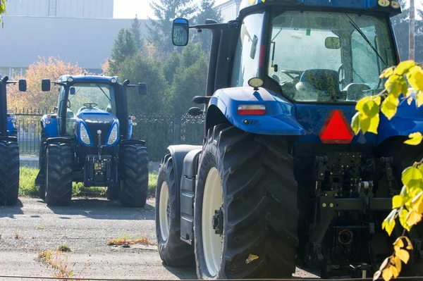 Traktor, jordbruksmotor — Stockfoto