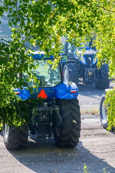 Traktor, jordbruksmotor — Stockfoto