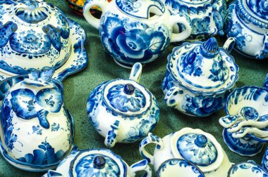 Porselen çay seti, seramik. Boyanmış mavi boyalar, Rus halkı...