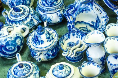 Porselen çay seti, seramik. Boyanmış mavi boyalar, Rus halkı...