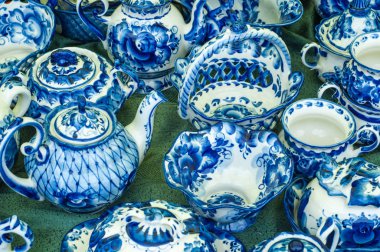 Porselen çay seti, seramik. Boyanmış mavi boyalar, Rus halkı...