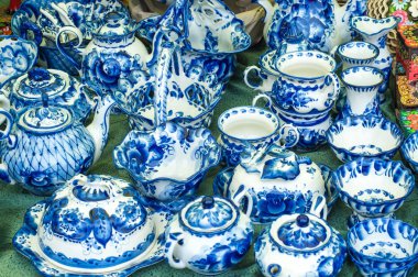 Porselen çay seti, seramik. Boyanmış mavi boyalar, Rus halkı...