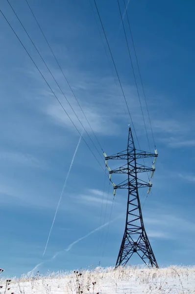 Power Pole Och Blå Himmel — Stockfoto