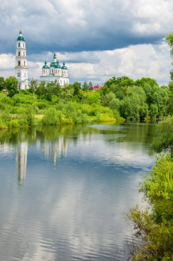 Su baskını. Doğal afet. Toprağın suyla dolup taşması.