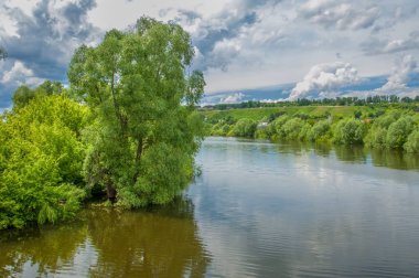 Su baskını. Doğal afet. Toprağın suyla dolup taşması.