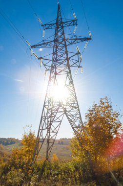 Sonbahar sahneleri. Energo. Yeşil enerji kavramı, enerji santrali, clo