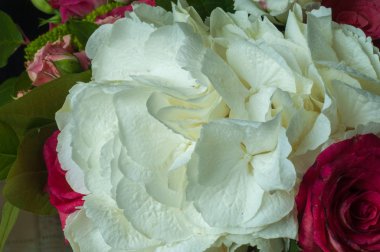  güzel bir buket çiçek büyük düğün töreni için hazır