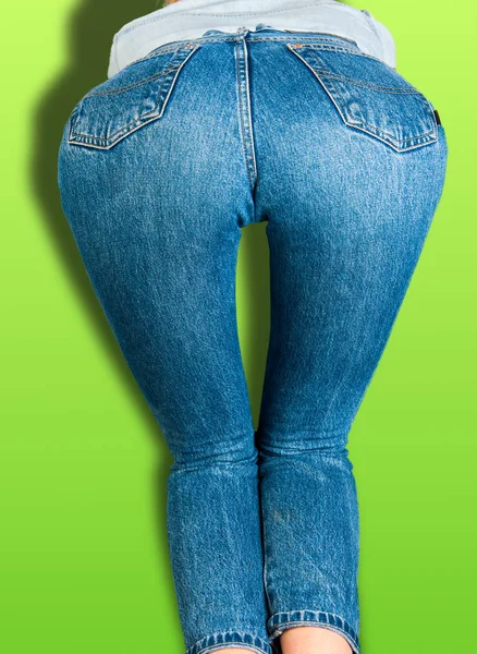 Arsch Mädchen in Jeans gekleidet. sehr sexy Arsch — Stockfoto