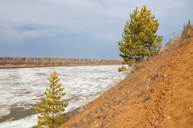 Bahar River, buz Nehri üzerinde. 