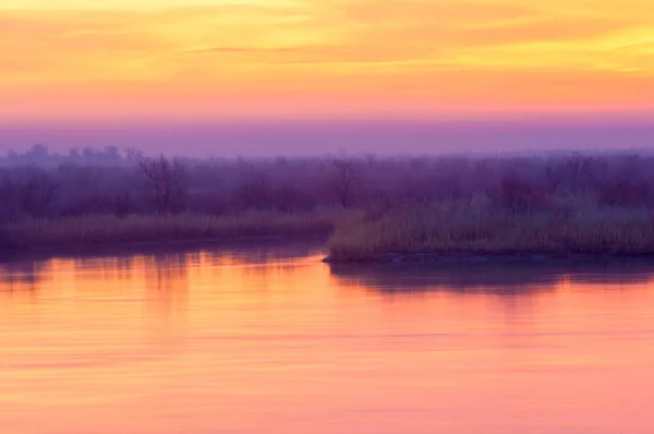 Primavera río amanecer puesta de sol — Foto de Stock