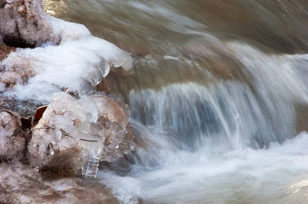 Jaře creek — Stock fotografie