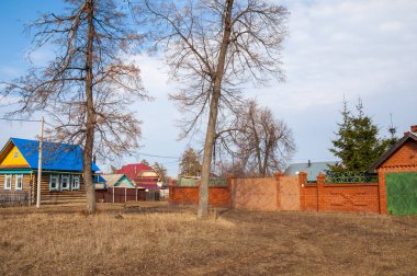 İlkbaharın başlarında Rus köyü