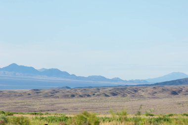 Bozkır yaz. Turgai Kaydet. Çölde Gölü