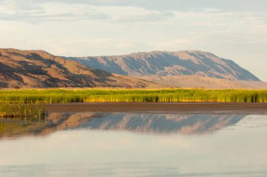 Bozkır yaz. Turgai Kaydet. Çölde Gölü