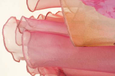 Pembe kumaş çiçek işlemeli. doku