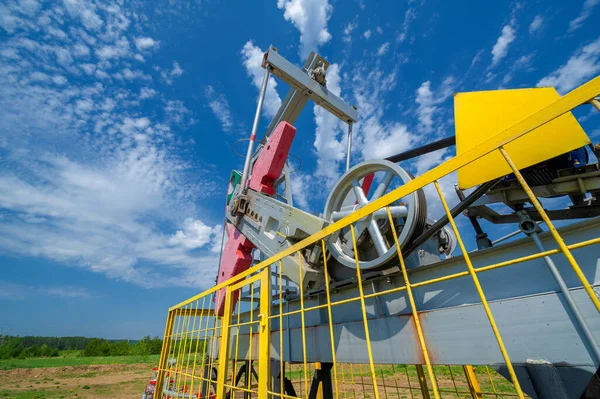 Pumpjack Overground Drive Reciprocating Piston Pump Oil Well Arrangement Commonly — Stock Photo, Image