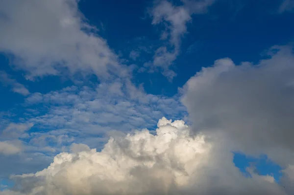 Las Nubes Del Cielo Una Masa Vapor Agua Condensado Visible —  Fotos de Stock