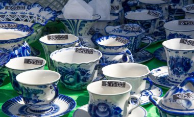 Doku arka plan deseni. Kil hobilerinden ve yaratıcılıktan oluşan halk sanatı makaleleri, bir insanın kişiliğinin yaratıcı yönlerini ve bakış açısını geliştirmesine yardımcı olan ve ifade etmesine yardımcı olan bir insan aktivitesidir.