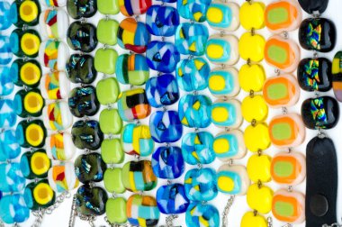 Doku arka planı, desen. Sanatsal çok renkli cam, uygulamalı sanat, grafik tasarımı, iç tasarım ve dekoratif sanat uygulaması olarak kabul edilir. Yaratıcı ya da soyut bir bağlamda