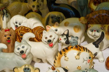 Arkaplan dokusu. Şablon. Topraktan yapılmış ürünler, el sanatları. Çamurdan yapılmış refraktör ürünleri. sert, yapışkan ince taneli toprak, genellikle sarı, ve kurutulmuş ve pişirilmiş ve çömlek.