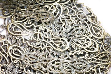 Bit pazarı, küçük metal ürünleri. Bir pazar, tipik açık hava, ikinci el mallar satıyor..