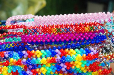 Doku arka planı, desen. Sanatsal çok renkli cam, uygulamalı sanat, grafik tasarımı, iç tasarım ve dekoratif sanat uygulaması olarak kabul edilir. Yaratıcı ya da soyut bir bağlamda