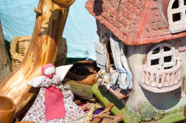 Arkaplan dokusu. Şablon. Topraktan yapılmış ürünler, el sanatları. Çamurdan yapılmış refraktör ürünleri. sert, yapışkan ince taneli toprak, genellikle sarı, ve kurutulmuş ve pişirilmiş ve çömlek.