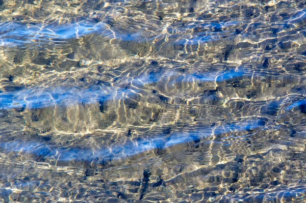 Fotografia Estiva Giorno Caldo Gioco Luce Tra Onde Una Spiaggia — Foto Stock