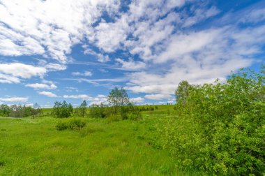 İlkbahar fotoğrafçılığı, çayırlar, tarlalar, vadiler, tepeler, kırsal alanlar..