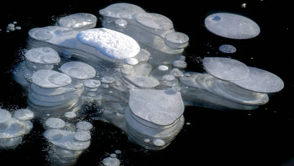 Frost Street Ice River Ice Bubbles Stuck Ice Unusually Colorful — Stock Photo, Image