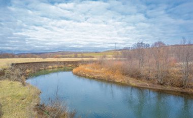 Sonbahar kış manzarası, Kasım. Ay sonuna kadar. Üzücü, kasvetli bir mevsim, doğa karı bekliyor.,