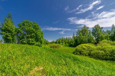 Bahar fotoğrafçılığı, bulutlu gökyüzü manzarası..