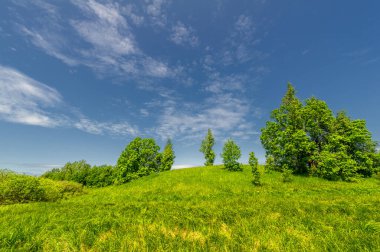 Bahar fotoğrafçılığı, bulutlu gökyüzü manzarası..