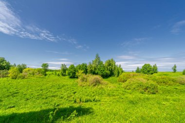 Bahar fotoğrafçılığı, bulutlu gökyüzü manzarası..