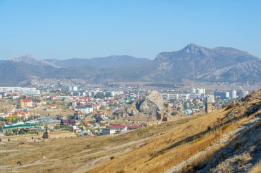 Ceneviz kayası olarak da bilinen Kırım yarımadasının, Sudak kalesinin fotoğrafları, kale 212 yılında Alanlar, Hazarlar veya Bizanslılar, Padişah-Jami Camii, Müze-Rezerv Sudak Kalesi tarafından inşa edildi.