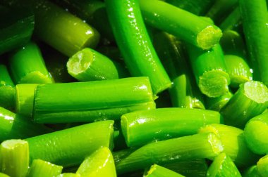 Sarımsak çubukları, Tsvetonos, olgunlaşmamış manzaralar yumuşak ve yenilebilir. Ayrıca 