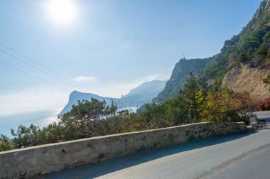 Kırım Yarımadası 'nın sonbahar fotoğrafları, Eski Otoyol, Eski Yol' un cazibesi,