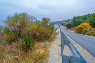 Kırım Yarımadası 'nın sonbahar fotoğrafları, Eski Otoyol, Eski Yol' un cazibesi,