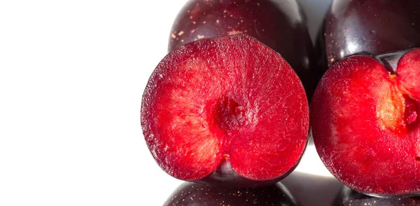 Ameixa Árvore Frutas Com Pequenas Frutas Comestíveis Suculentas Que Têm — Fotografia de Stock
