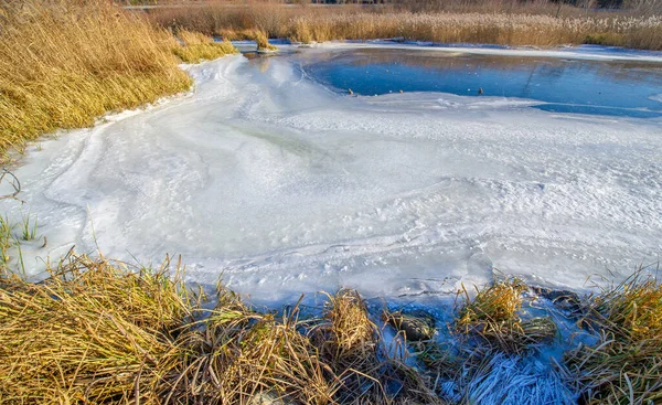 Fotografía Invierno Diciembre Hielo Ata Río Hielo Inmaduro Río Hielo — Foto de Stock