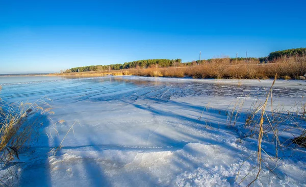 Kış Fotoğrafçılığı Aralık Buz Nehri Zincire Vuruyor Buz Nehrindeki Olgunlaşmamış — Stok fotoğraf