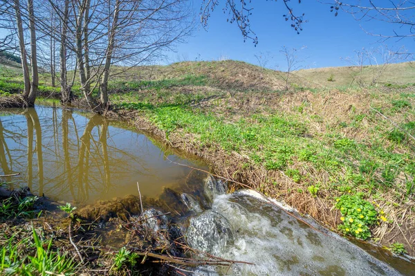 Fényképek Egy Táj Patak Tavasz Gully Egy Megkönnyebbülés Által Létrehozott — Stock Fotó