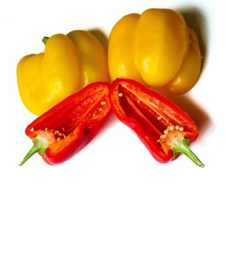 Biberler bazen tatlı biber olarak daha az acı biberlerle gruplandırılır..