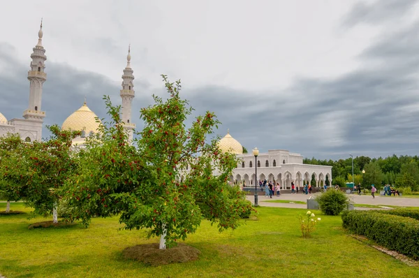 作为保加利亚伏尔加河文化遗产的白色清真寺被认为是现代鞑靼斯坦的建筑宝库 2019 10鞑靼斯坦俄罗斯 — 图库照片