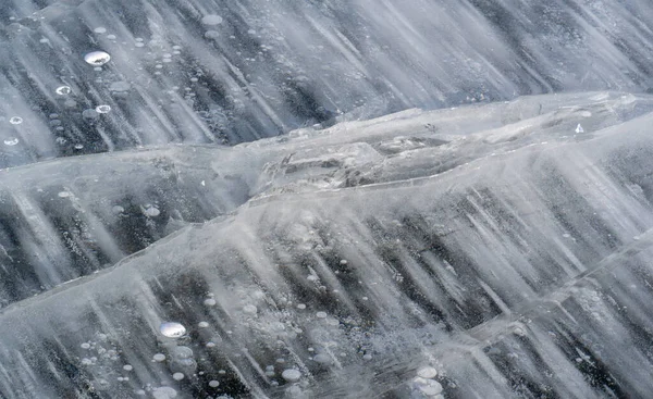 Gelo Sulla Strada Ghiaccio Sul Fiume Bolle Ghiaccio Bloccate Nel — Foto Stock