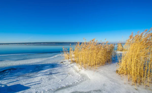Winterfotografie Dezember Eis Fesselt Einen Fluss Unreifes Eis Auf Einem — Stockfoto