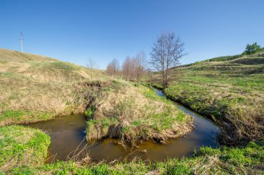 Manzara, akarsu, Bahar, Vadi 'nin fotoğrafları akan su tarafından oluşturulan ve genellikle bir yamaçta hızla toprağa çöken bir rahatlamadır. Güller büyük hendeklere ya da küçük vadilere benzer.,