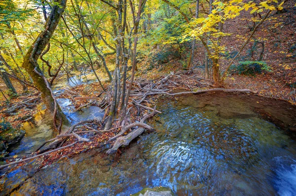 Foto Van Krim Schiereiland Herfst Jur Jur Waterval Een Oriëntatiepunt — Stockfoto